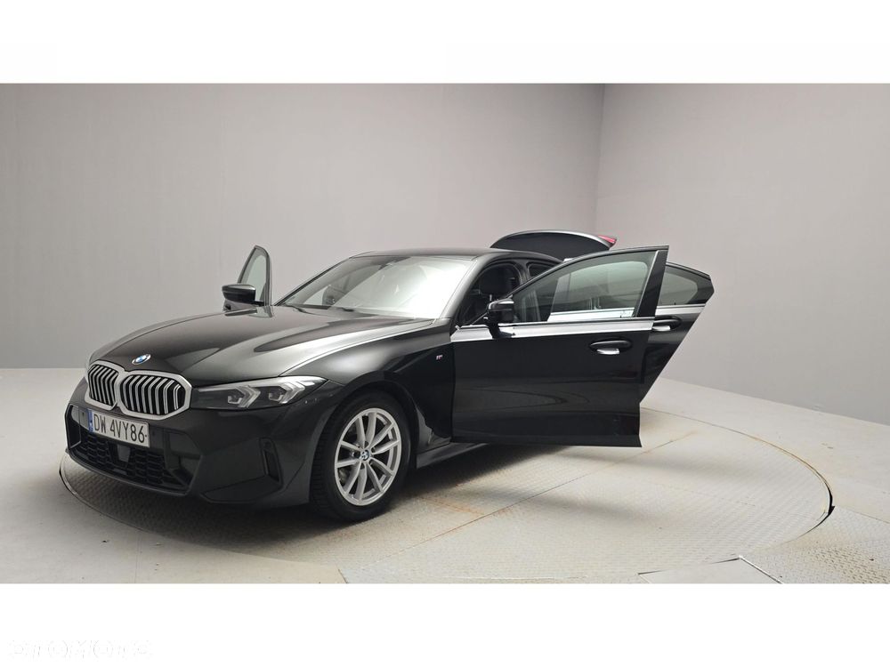 BMW Seria 3 320d xDrive mHEV M Sport - 9