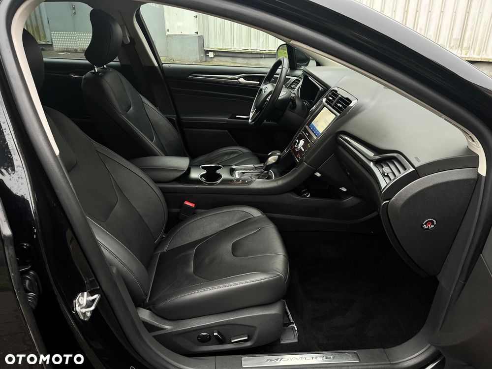 Ford Mondeo 2.0 Hybrid Titanium - 17