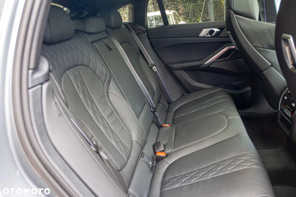BMW X6 M50i - 13