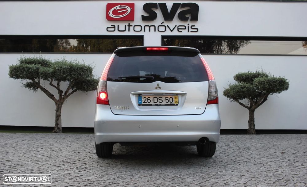 Mitsubishi Grandis 2.0 DI-D Sport - 8