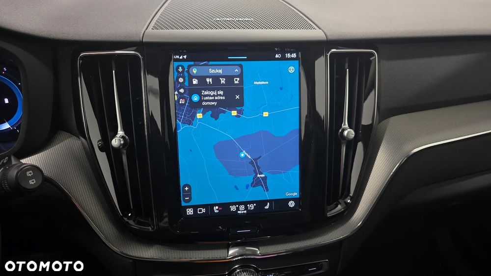 Volvo XC 60 B4 D AWD Plus Dark - 32