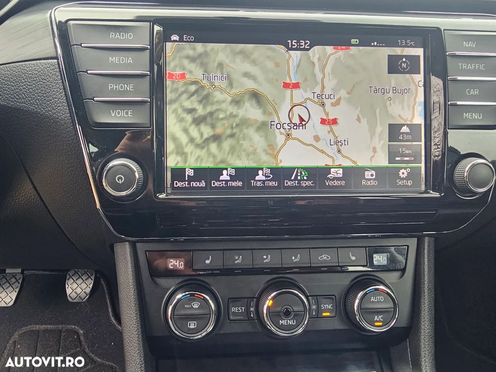 Skoda Superb 2.0 TDI Premium Edition - 9