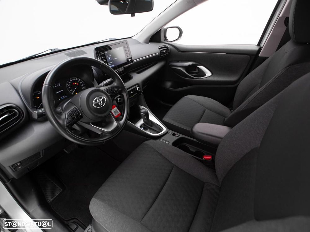 Toyota Yaris 1.5 HSD Comfort - 8