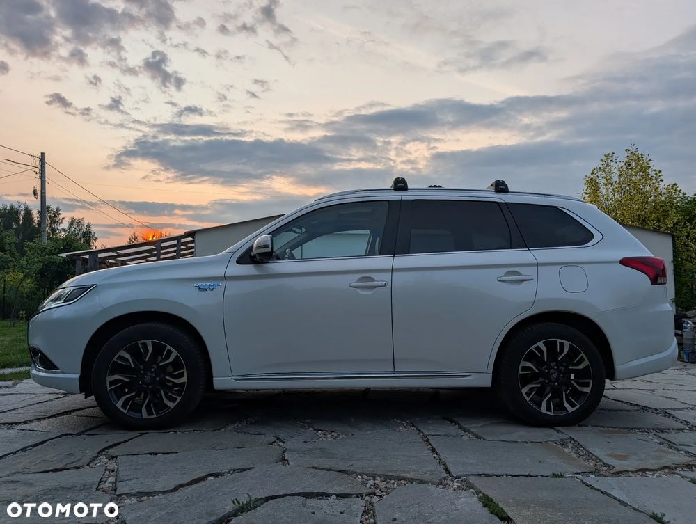 Mitsubishi Outlander 2.0 4WD Plus - 6