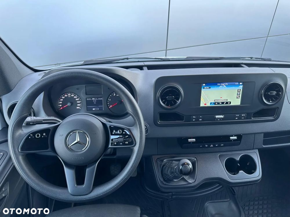 Mercedes-Benz Sprinter - 8