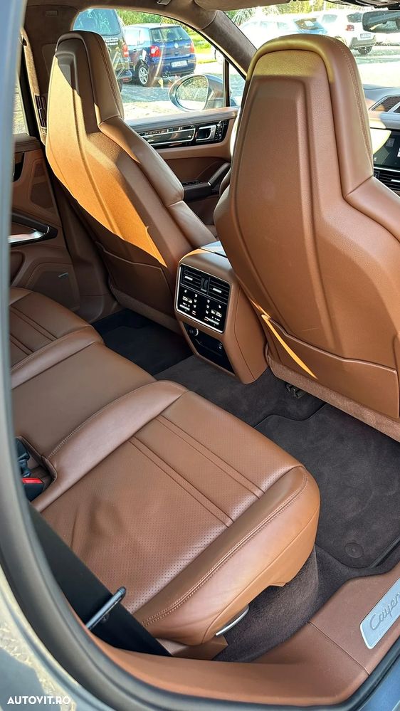 Porsche Cayenne - 12