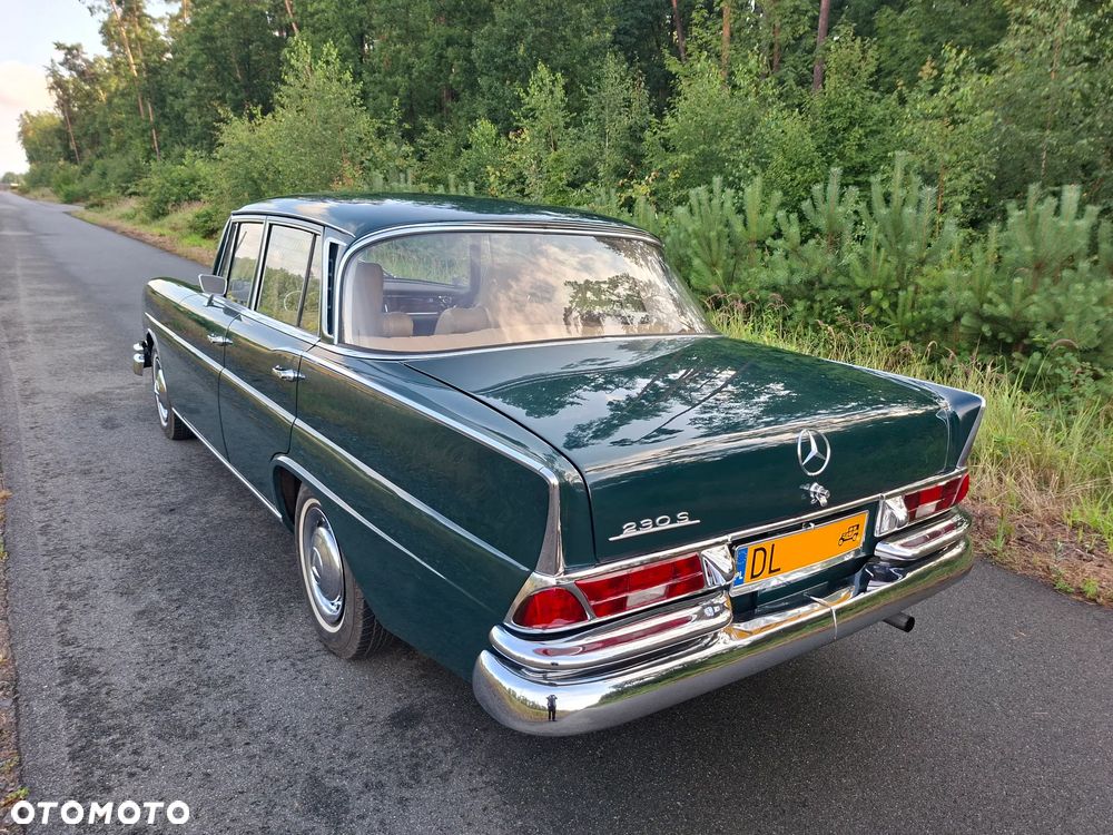 Mercedes-Benz W111 - 9