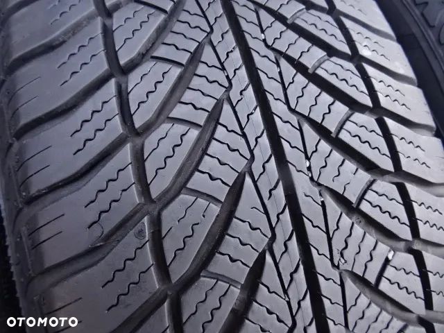 205/60/R16 92H GOODYEAR ULTRA GRIP 8 - 3