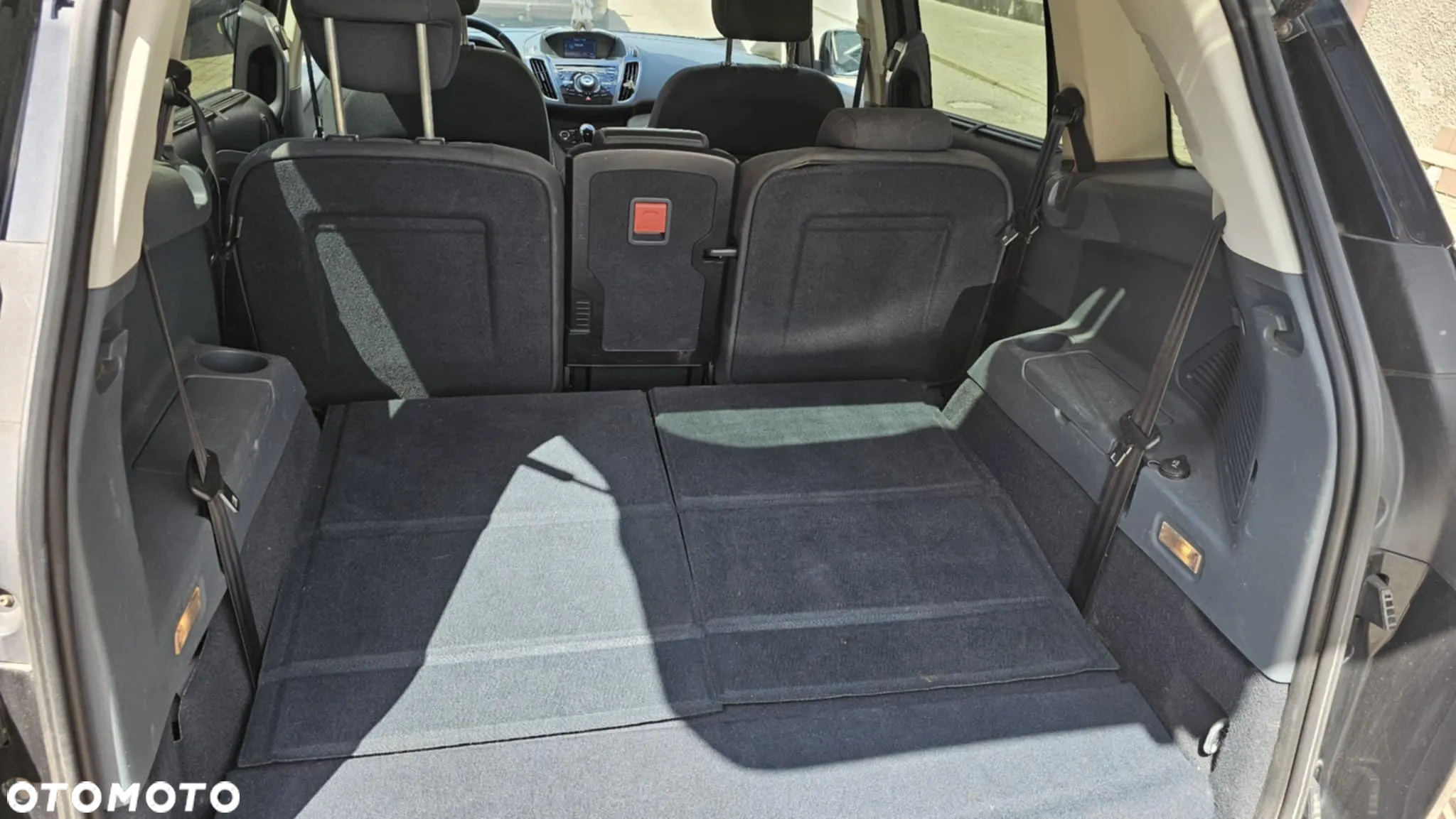 Ford Grand C-MAX - 11