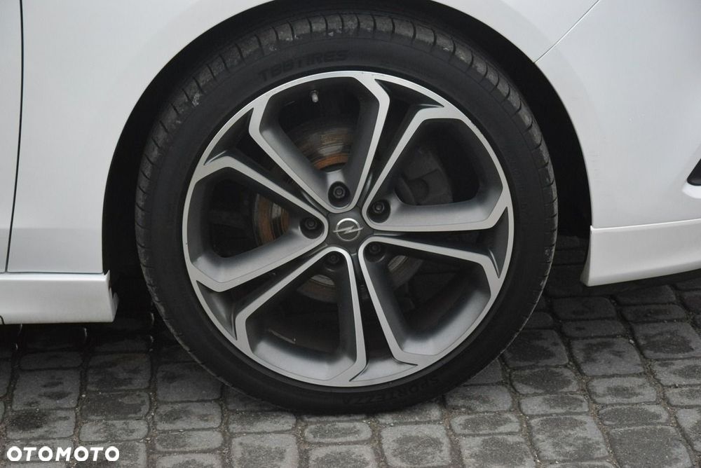 Opel Zafira 1.4 Turbo (ecoFLEX) Start/Stop ON - 11