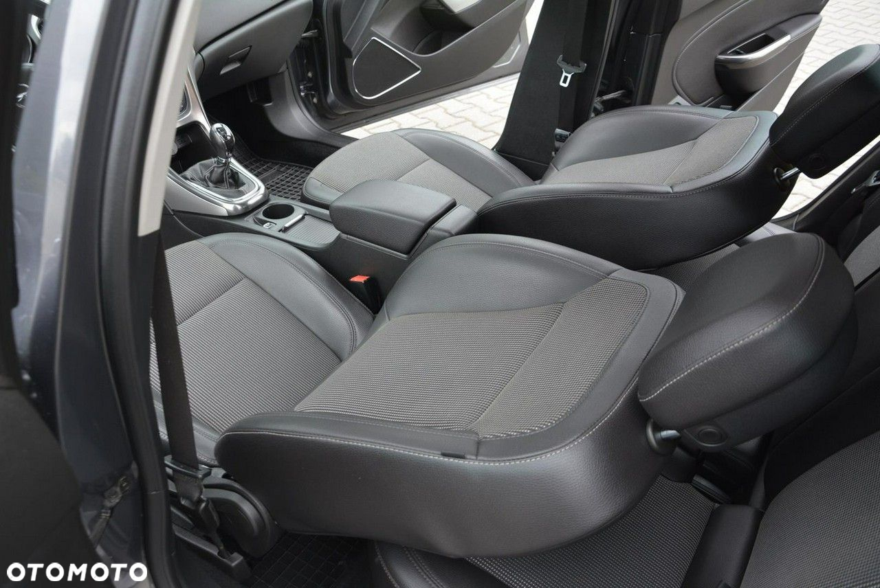 Opel Astra 1.6 Turbo Sports Tourer Innovation - 23