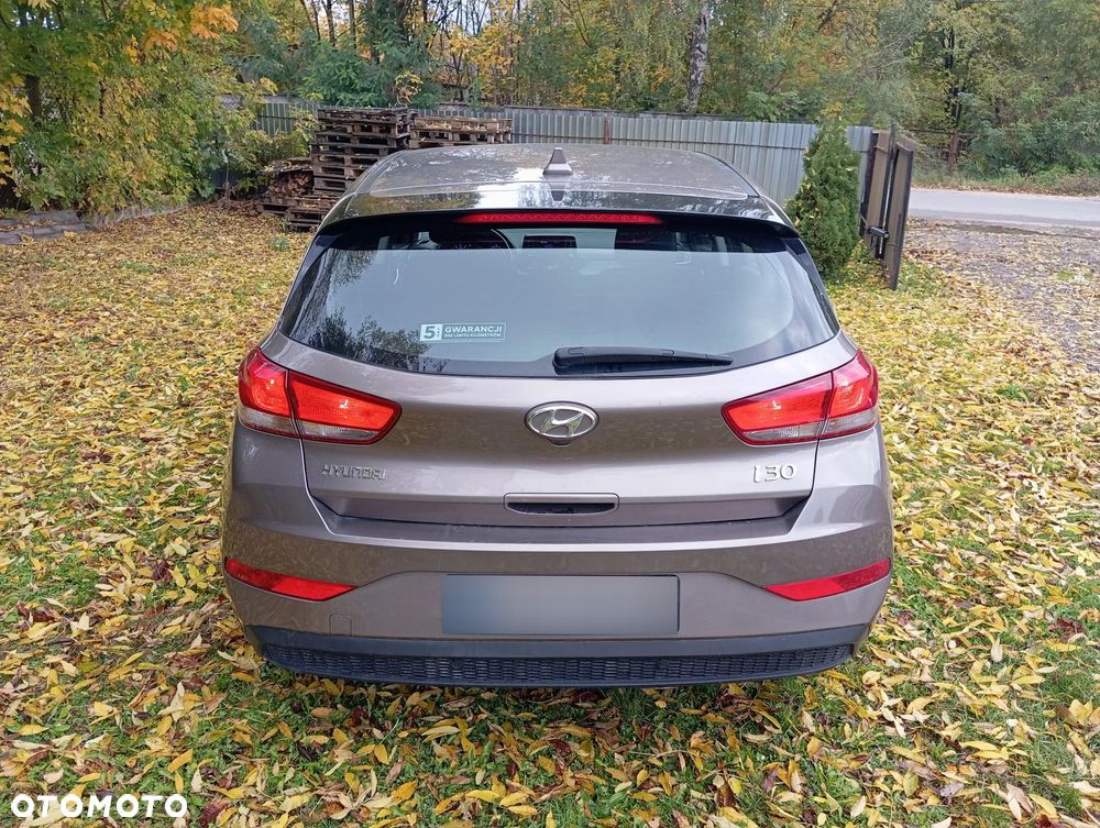 Hyundai i30 1.5 DPI Classic + - 9