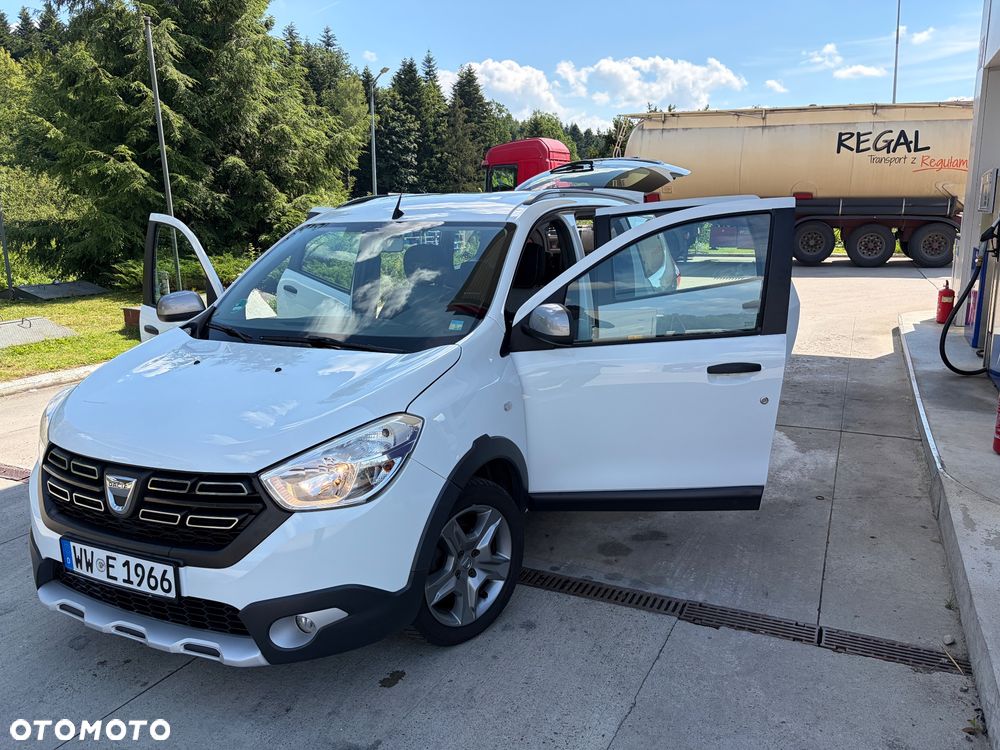 Dacia Lodgy 1.6 SCe Stepway S&S - 11