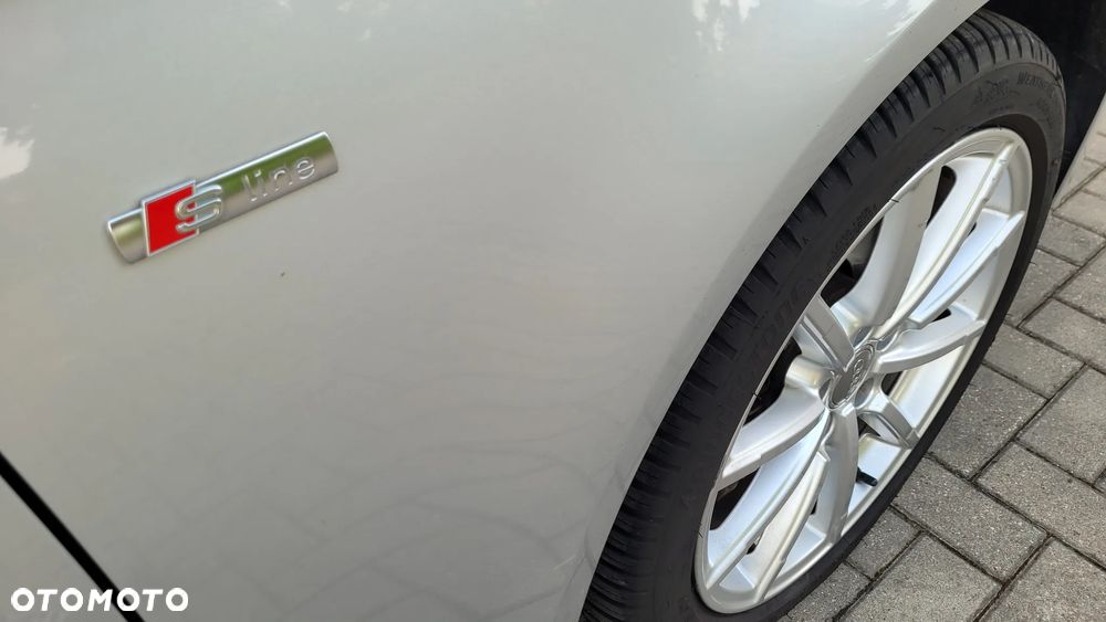 Audi A4 Limousine - 8