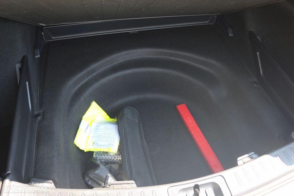 Toyota Corolla Touring Sports 1.8 Hybrid Comfort - 38