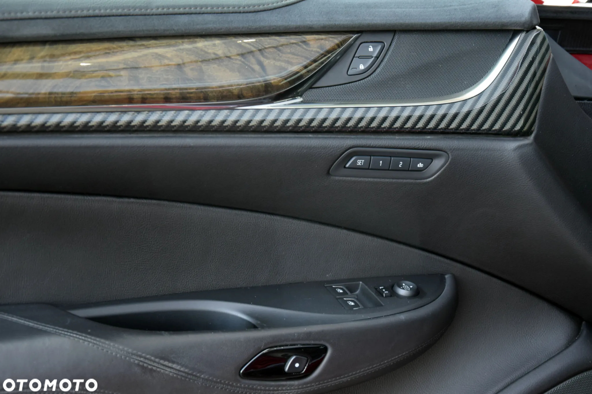 Cadillac ELR - 13