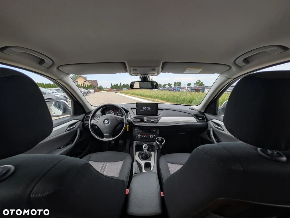 BMW X1 sDrive18d Sport Line - 24