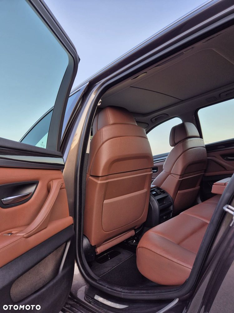 BMW Seria 5 520d Luxury Line - 14