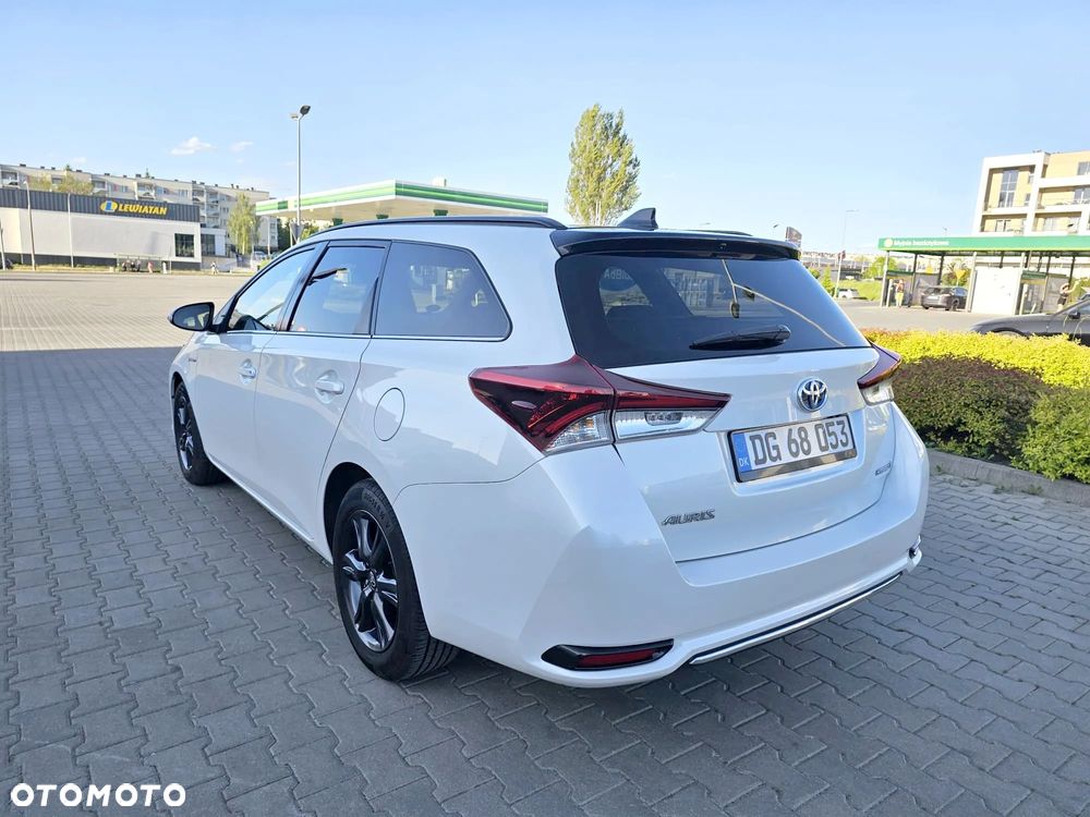 Toyota Auris Hybrid 135 Prestige - 15