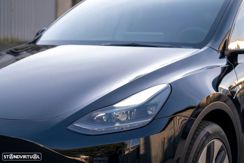 Tesla Model Y Long Range Dual Motor AWD - 18