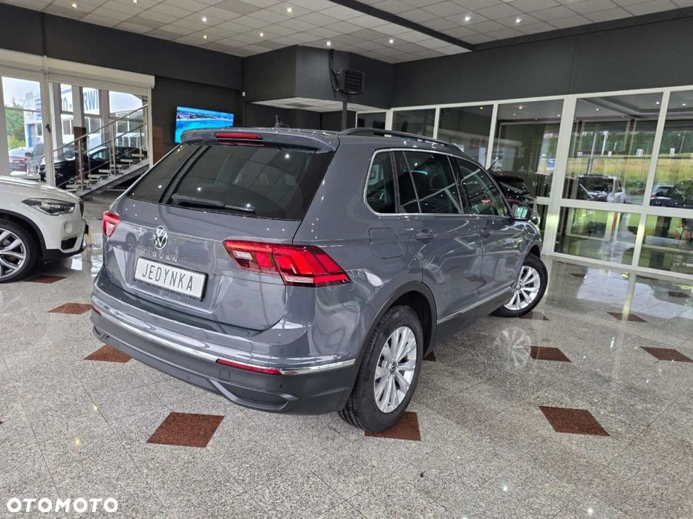 Volkswagen Tiguan - 31