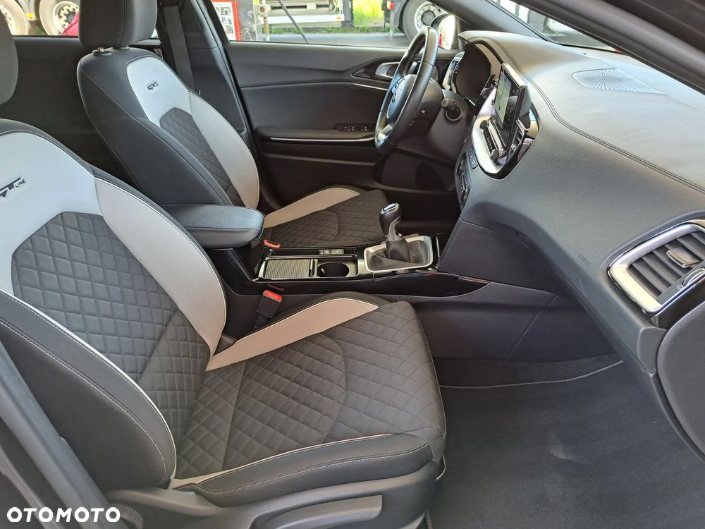 Kia ProCeed 1.5 T-GDI GT Line - 23