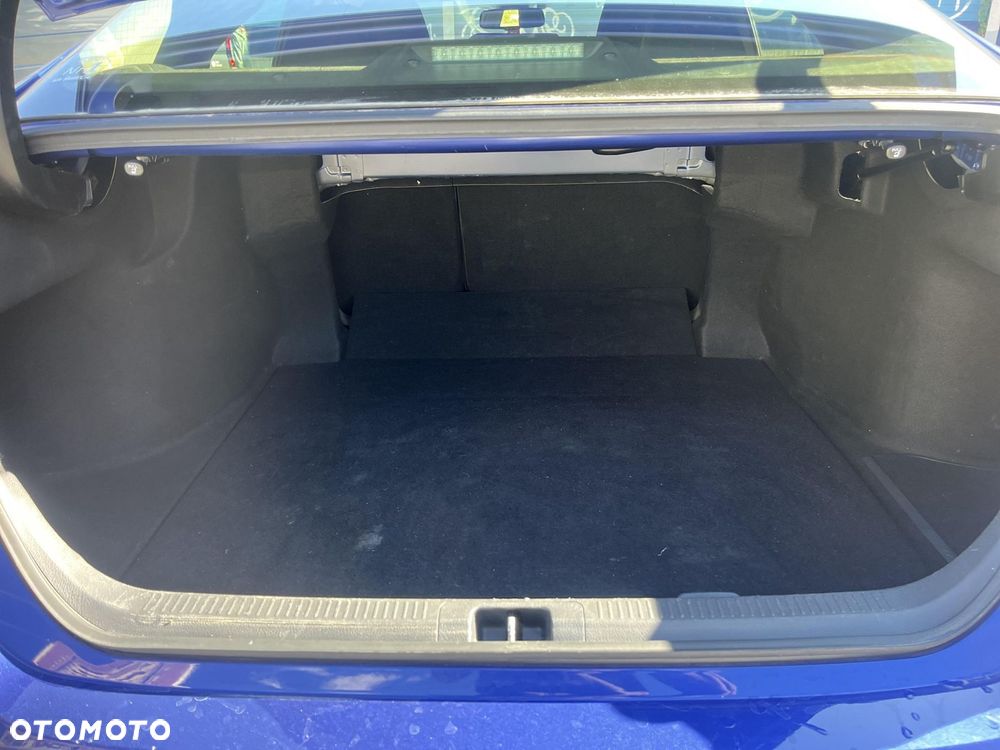 Toyota Camry 2.5 Hybrid Comfort CVT - 13