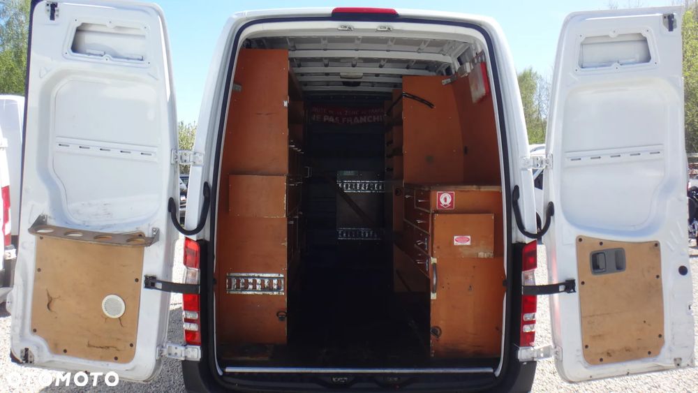 Mercedes-Benz Sprinter - 7