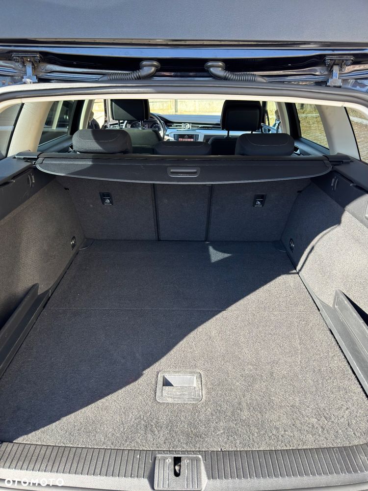 Volkswagen Passat 2.0 TDI (BlueMotion Technology) Comfortline - 15
