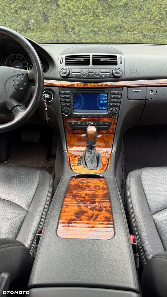 Mercedes-Benz Klasa E 350 7G-TRONIC Classic - 18