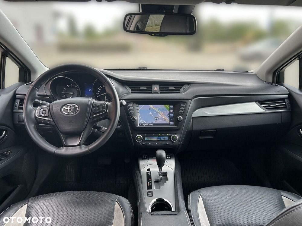 Toyota Avensis - 12
