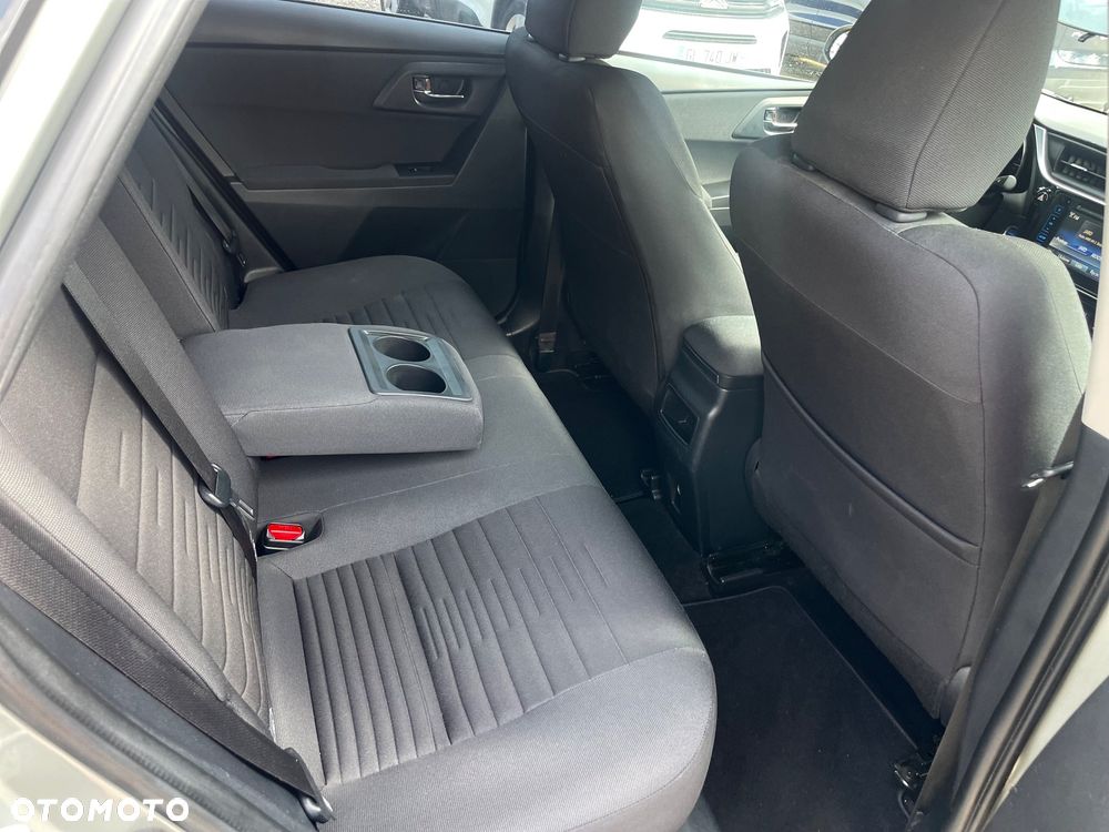 Toyota Auris - 16