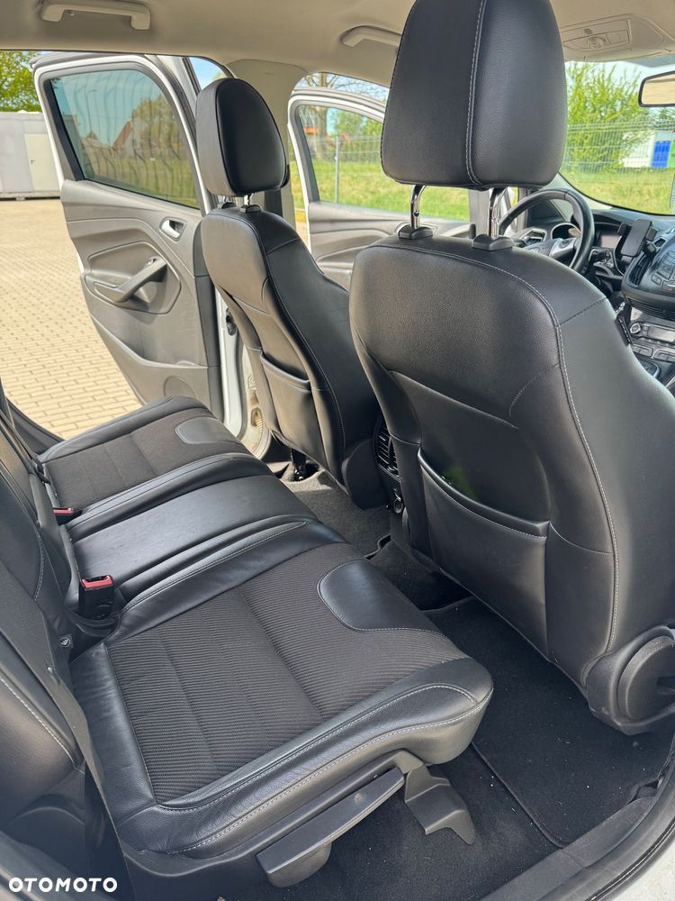 Ford Kuga 2.0 TDCi 2x4 Titanium - 9