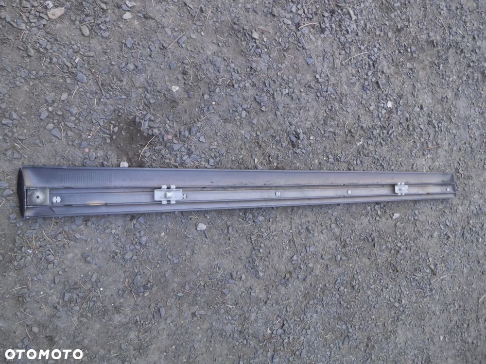 MERCEDES W210 E KLASA LISTWA DRZWI PRAWY PRZÓD A2106900482 - 2