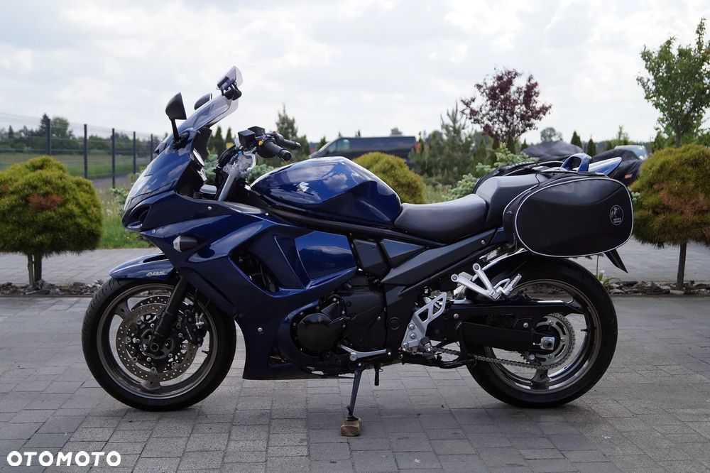 Suzuki GSX - 7