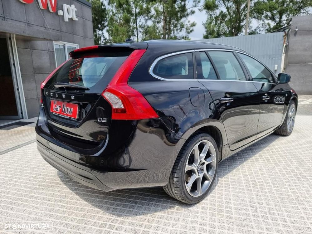Volvo V60 2.0 D2 Momentum - 5