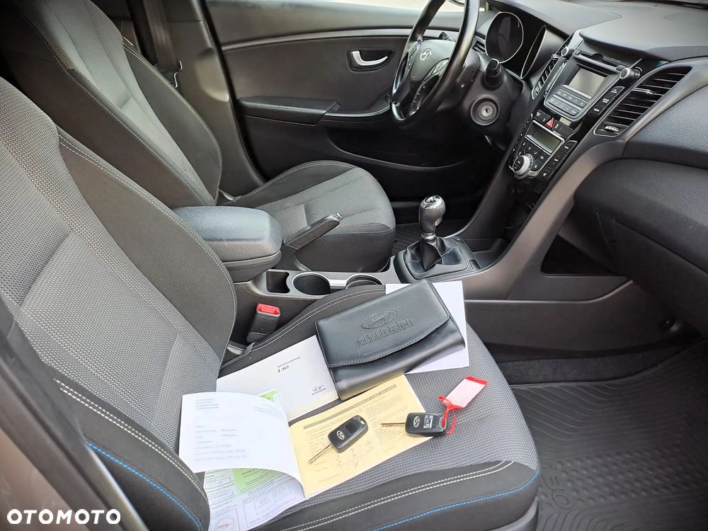 Hyundai i30 blue 1.6 GDI YES Gold - 16