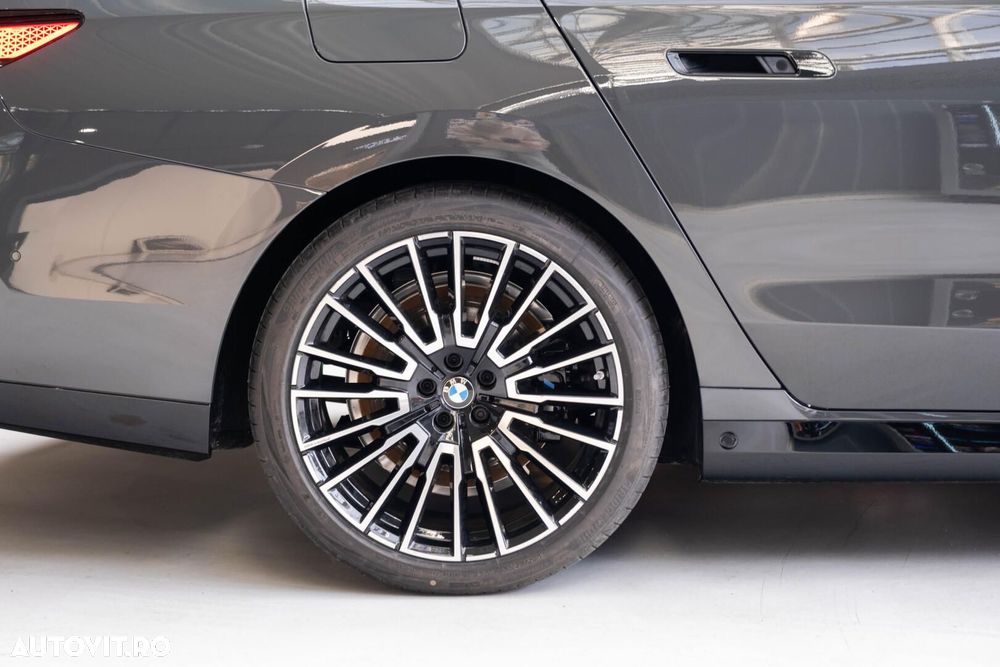 BMW Seria 7 - 13