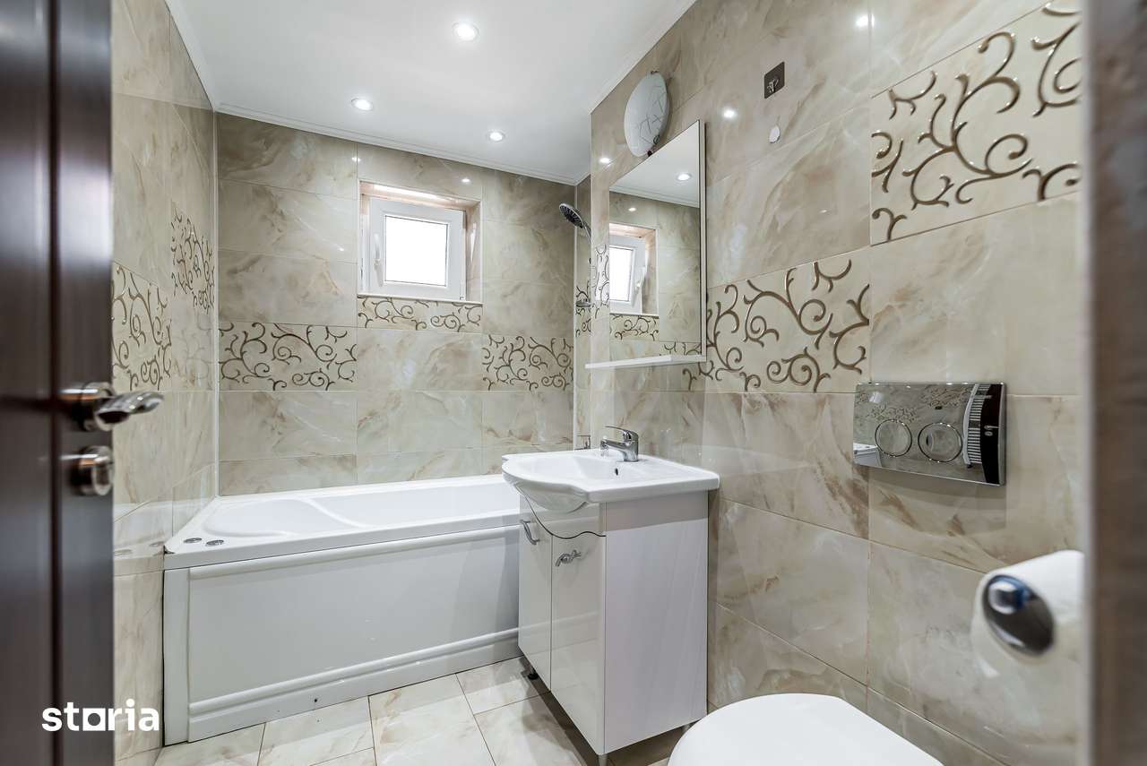 VANDUT! Ap 2 camere, renovat, 2 balcoane. Cartier Alfa Arad — fotografia 3