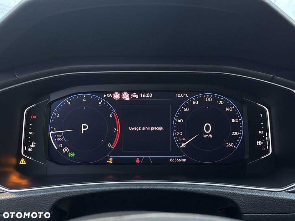 Volkswagen T-Roc - 12