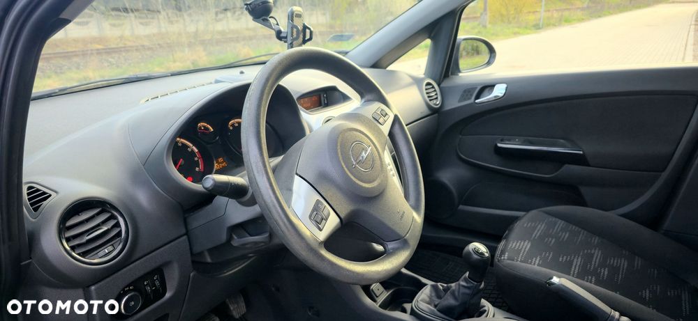 Opel Corsa 1.2 16V Edition / Active - 11