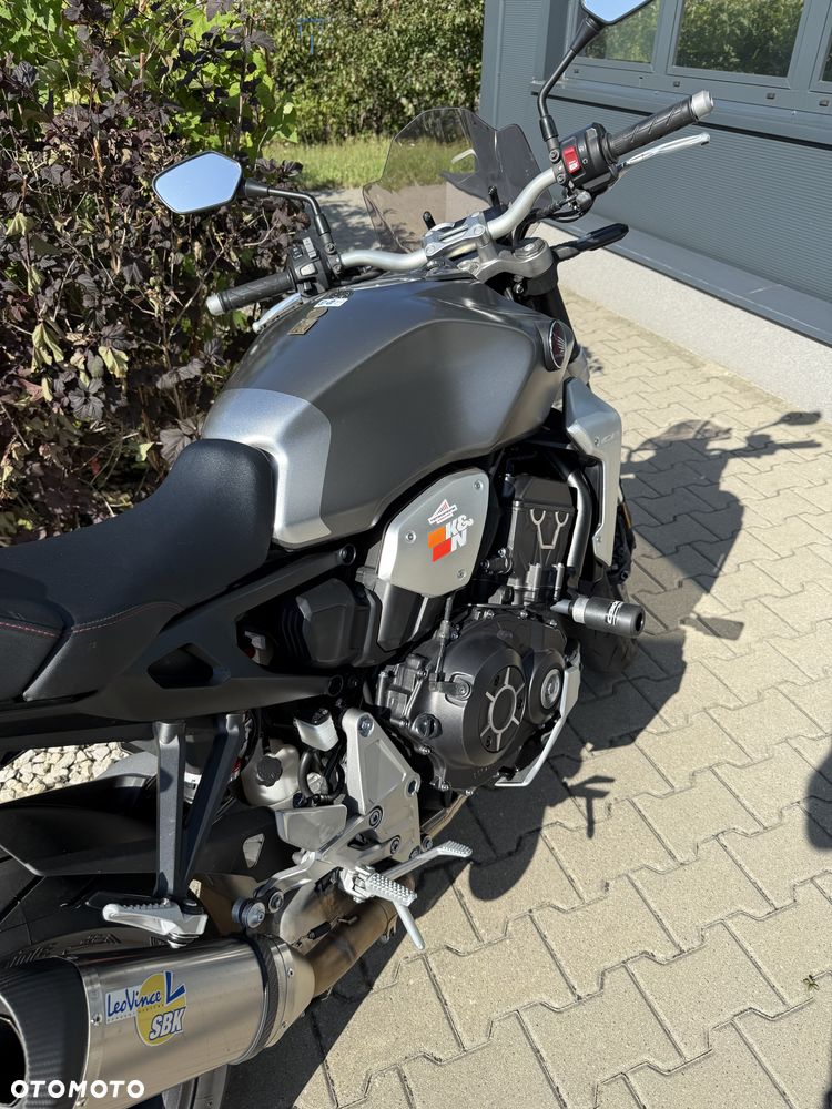 Honda CB - 9