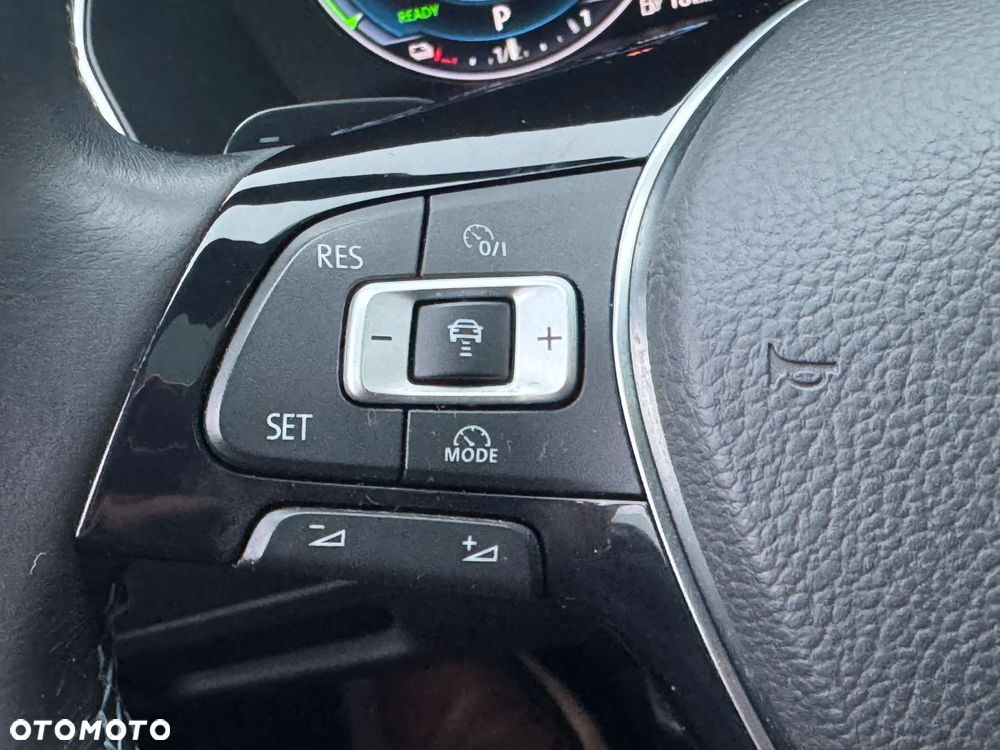 Volkswagen Passat - 21