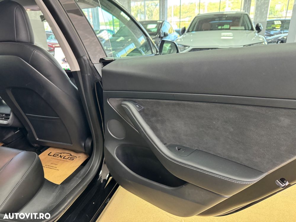 Tesla Model 3 Langstreckenbatterie Allradantrieb Dual Motor - 17