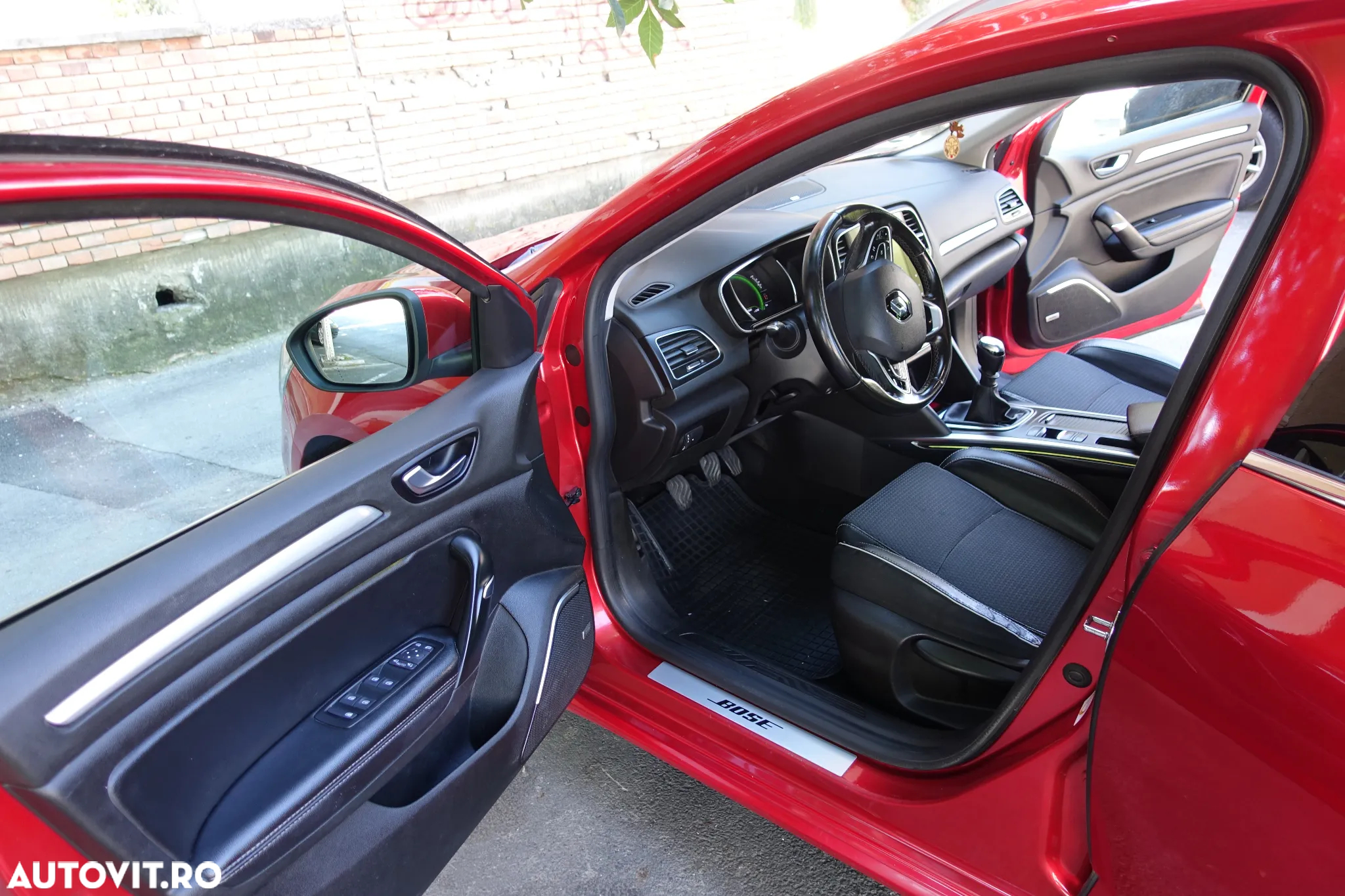 Renault Megane BLUE dCi 115 BOSE EDITION - 12