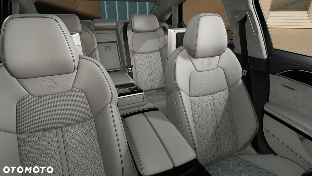Audi A8 - 7