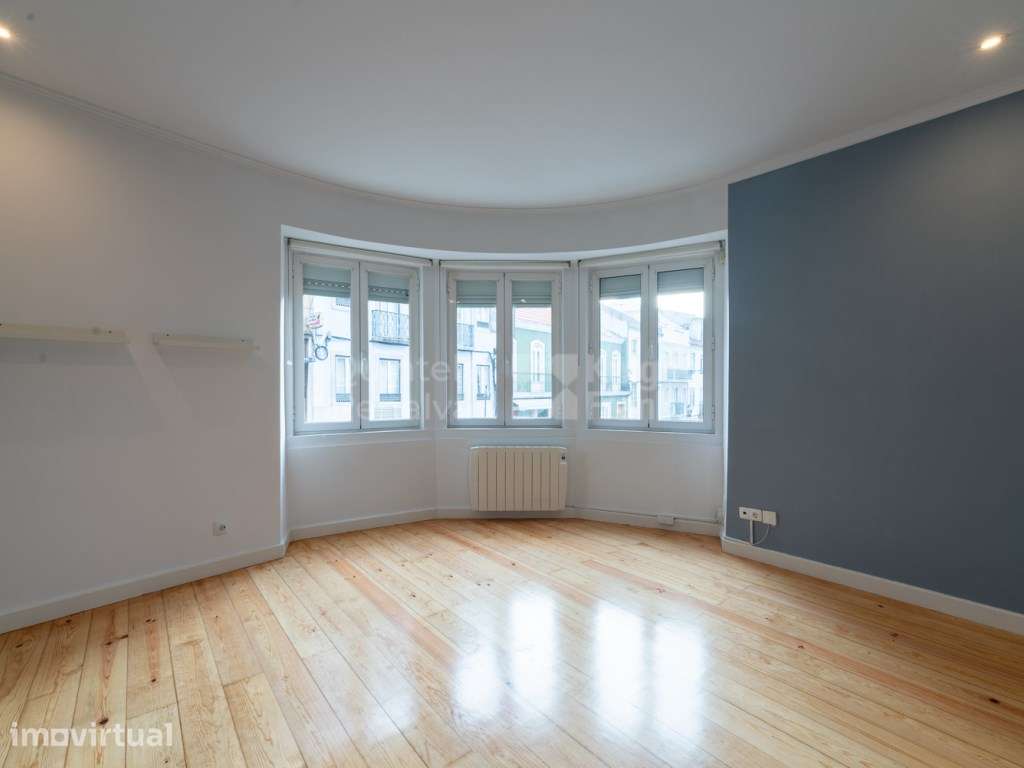 Apartamento T3 com logradouro para arrendamento em Lisboa - Grande imagem: 3/26