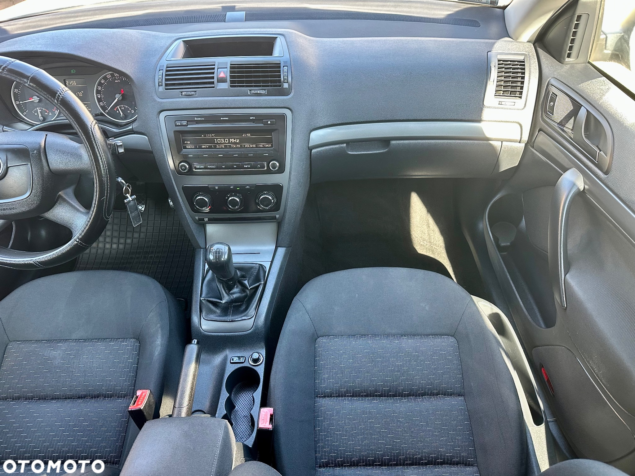 Skoda Octavia 1.6 Ambiente - 11