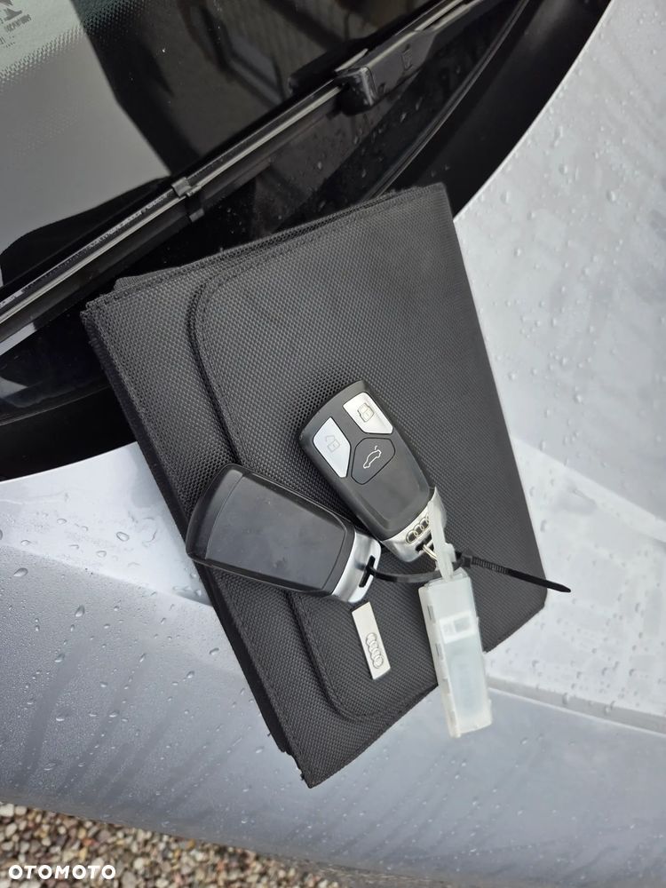 Audi A4 Avant 2.0 TDI ultra S tronic design - 15