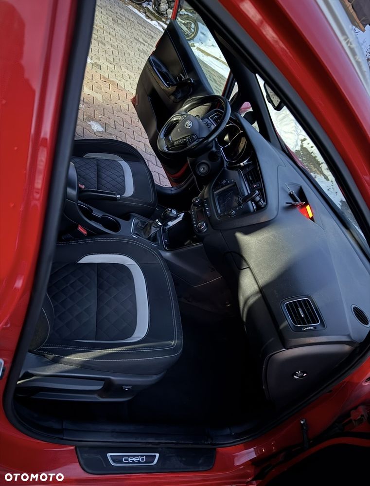 Kia Ceed 1.6 CRDi GT Line - 6